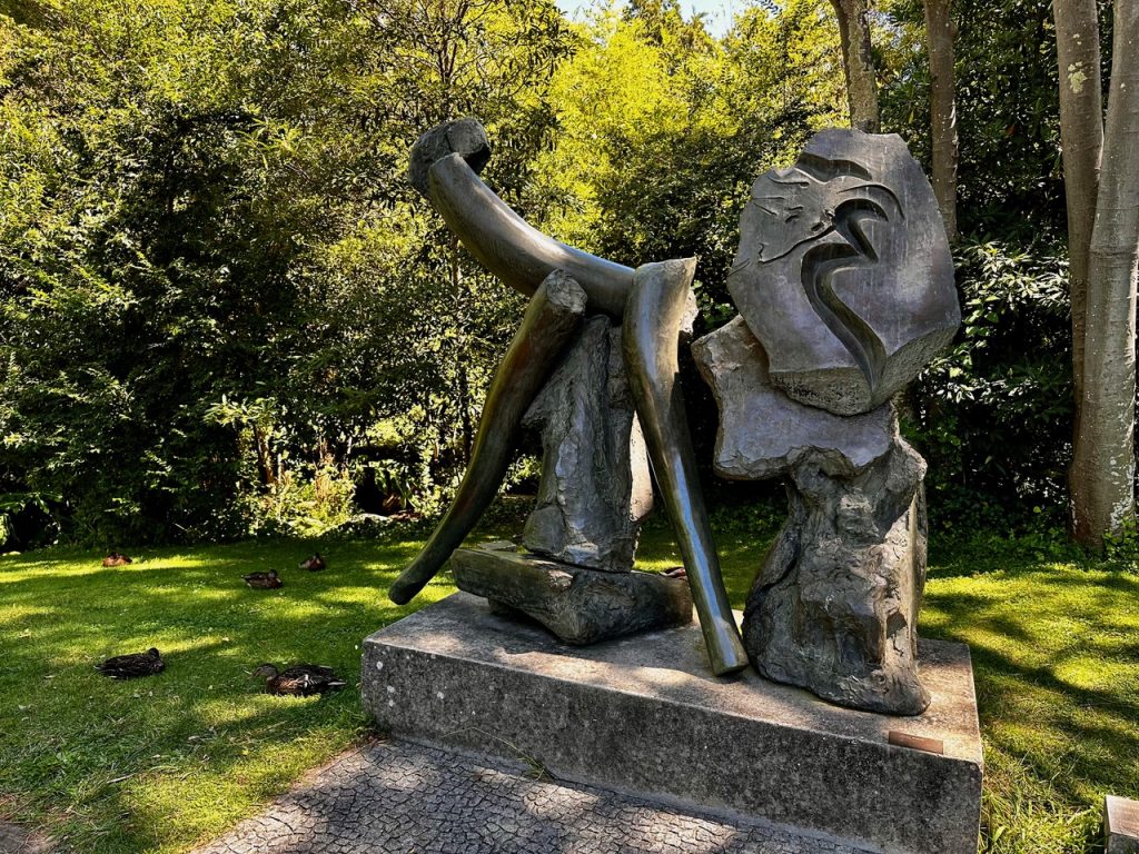 Sculptures enhance the garden of the Calouste Gulbenkian Museum