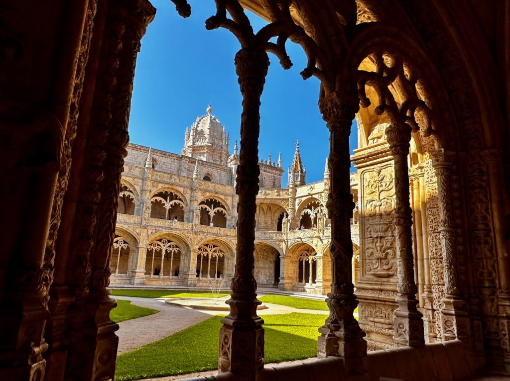 Courtyard of Jeronimos Monastery
