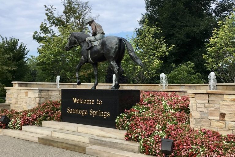 Saratoga Springs sign